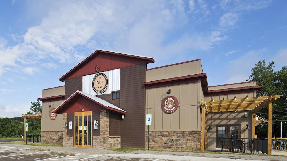 Best Western Plus Waynesboro Exterior photo