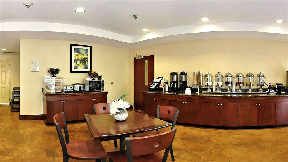 Best Western Plus Waynesboro Exterior photo