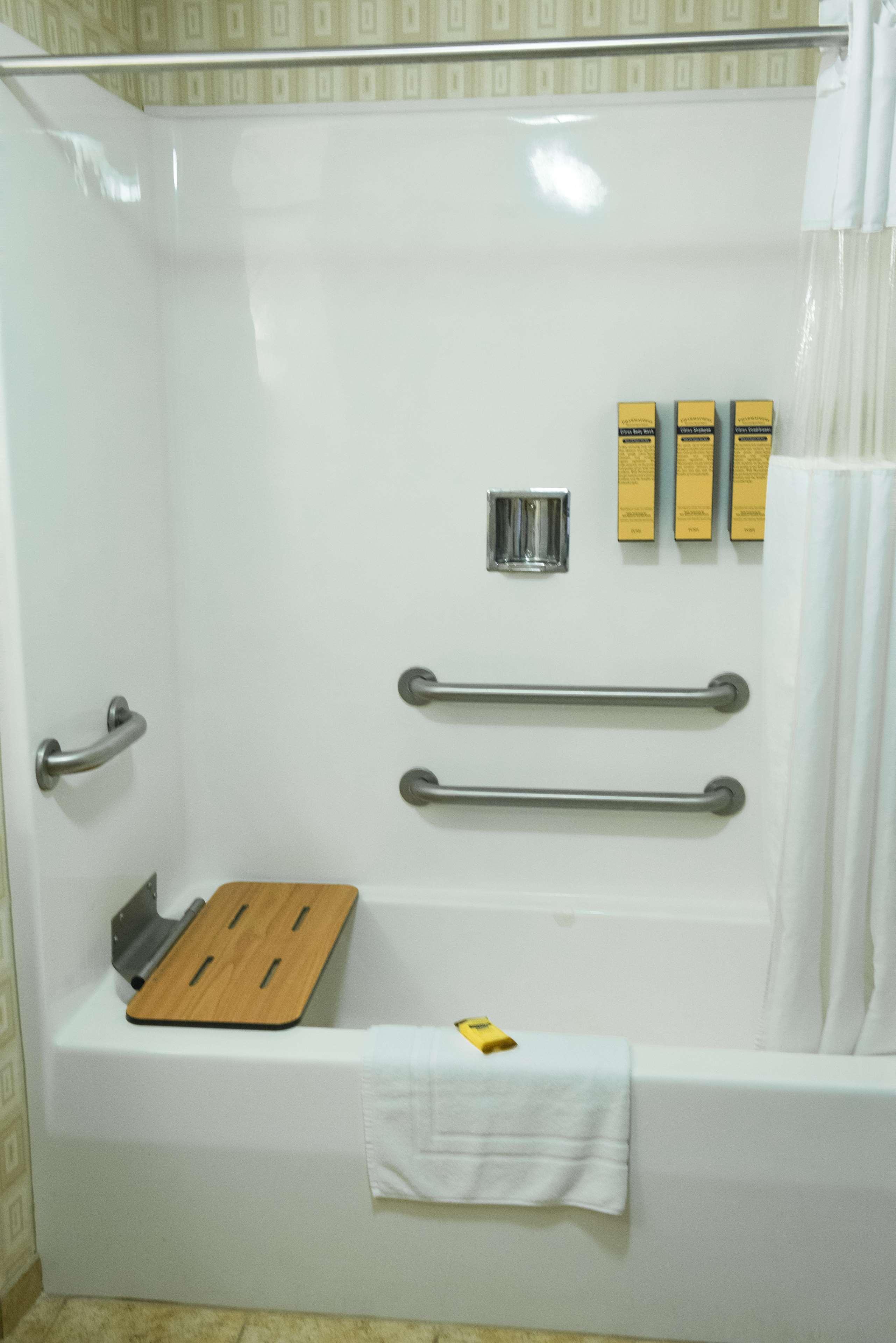 Best Western Plus Waynesboro Exterior photo