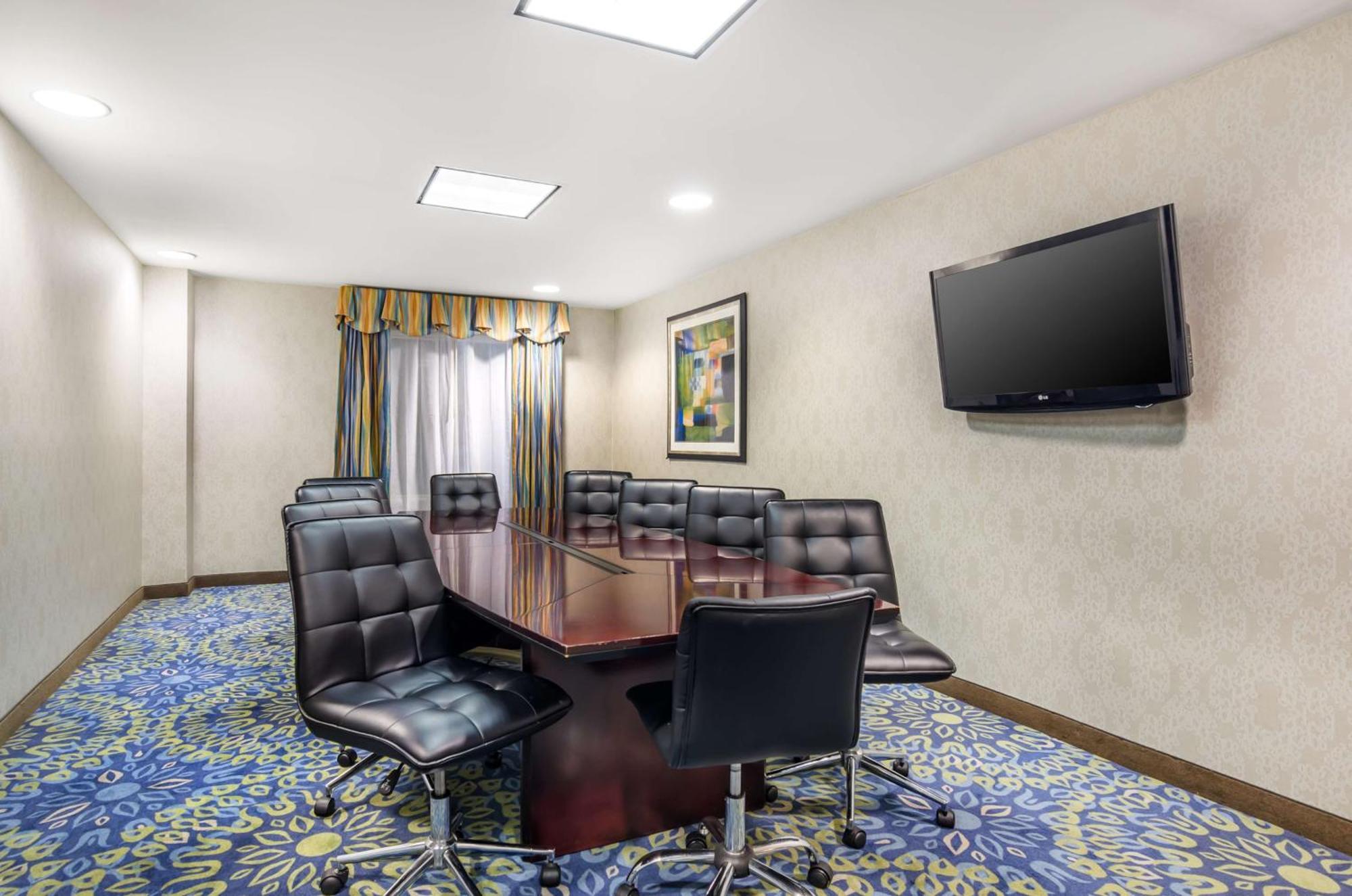 Best Western Plus Waynesboro Exterior photo