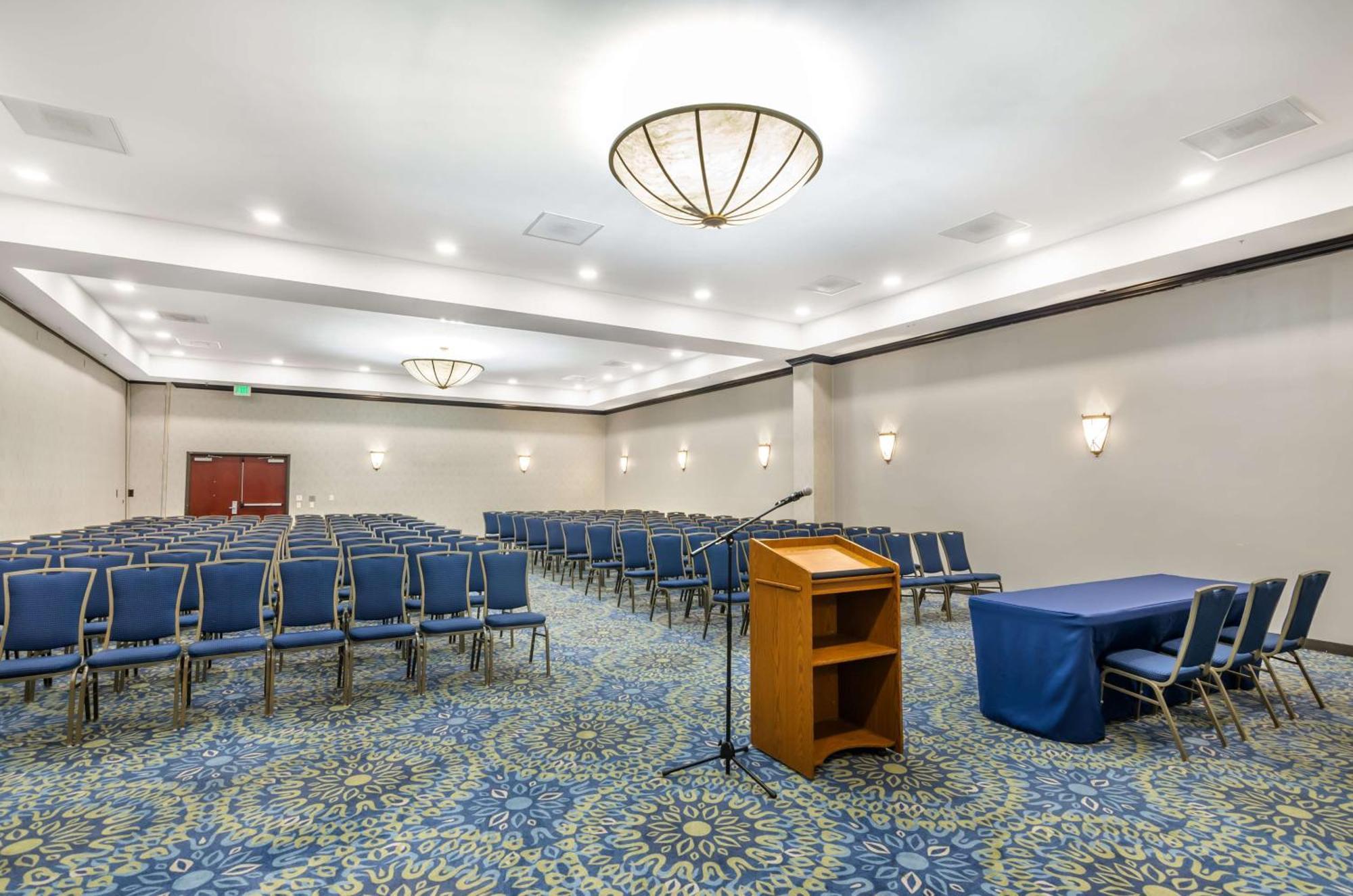 Best Western Plus Waynesboro Exterior photo