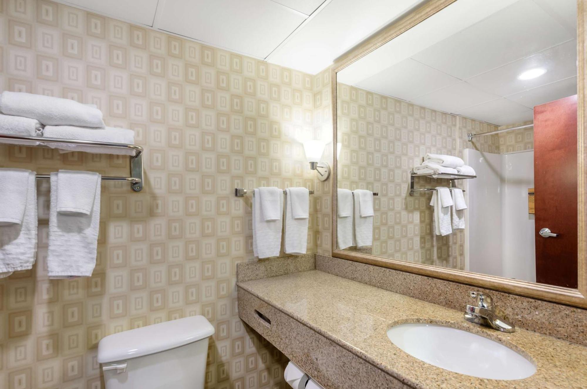 Best Western Plus Waynesboro Exterior photo