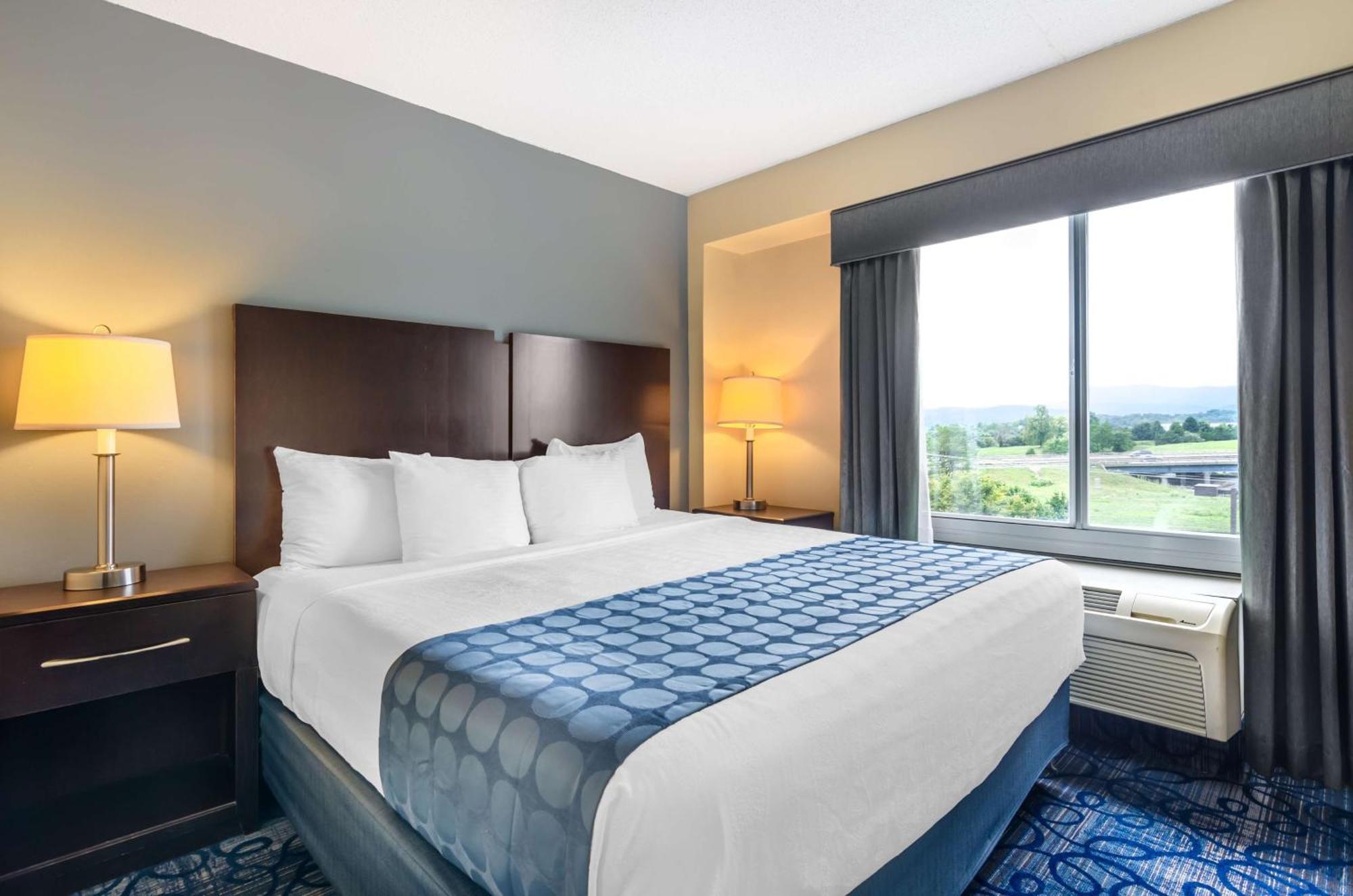 Best Western Plus Waynesboro Exterior photo