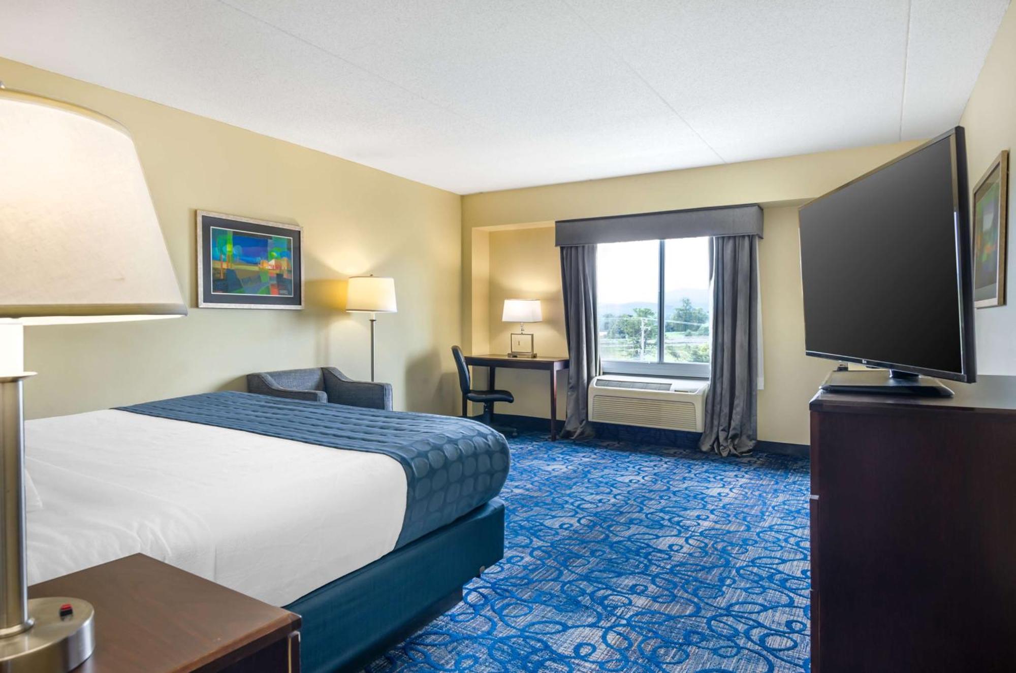 Best Western Plus Waynesboro Exterior photo