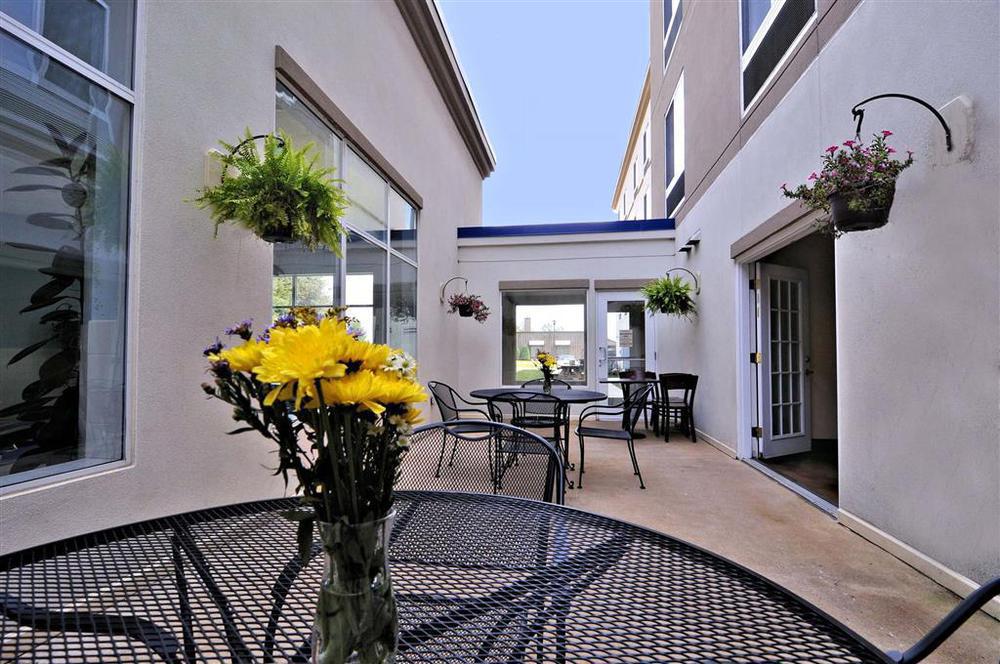Best Western Plus Waynesboro Exterior photo